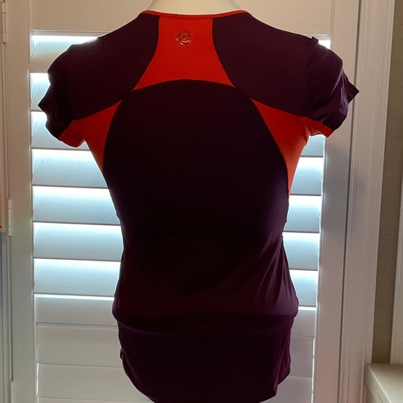 Brooks Women's Maroon and Red Short Sleeve Tee - Picture 4 of 9